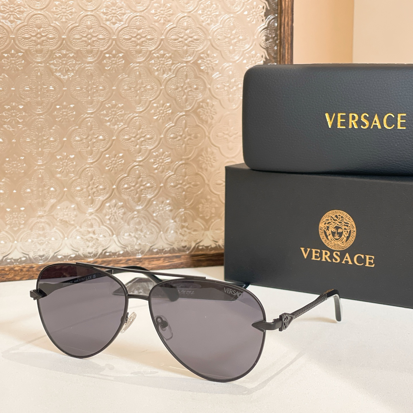 VERSACE