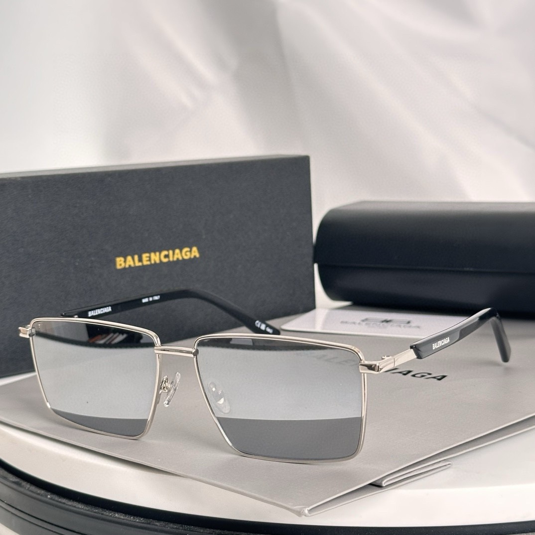 BALENCIAGA