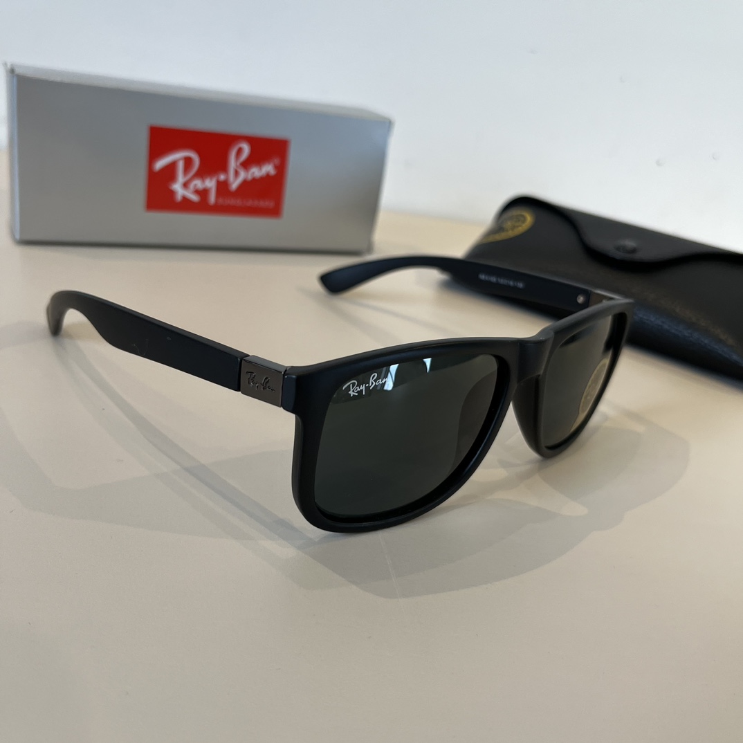 Ray-Ban
