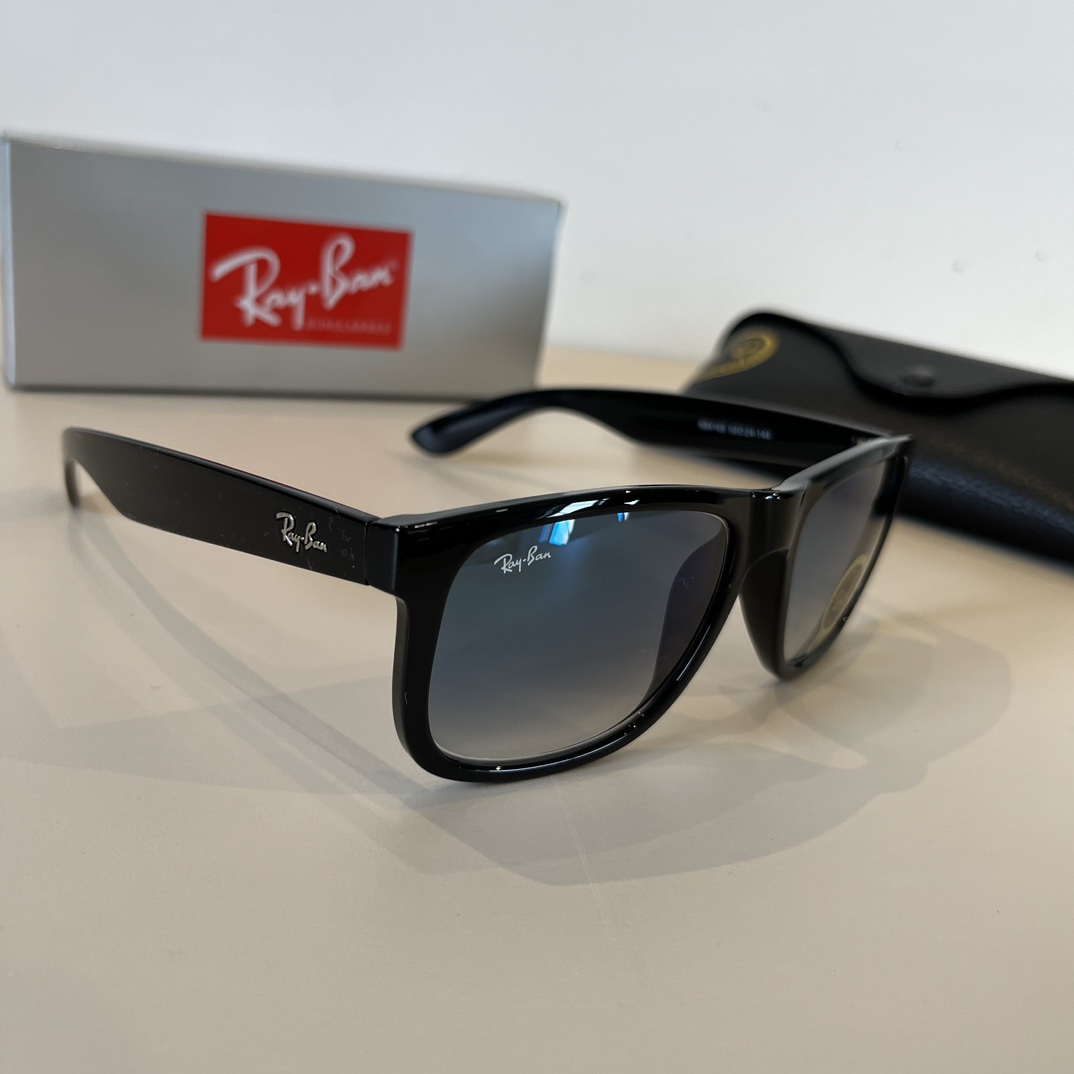 Ray-Ban