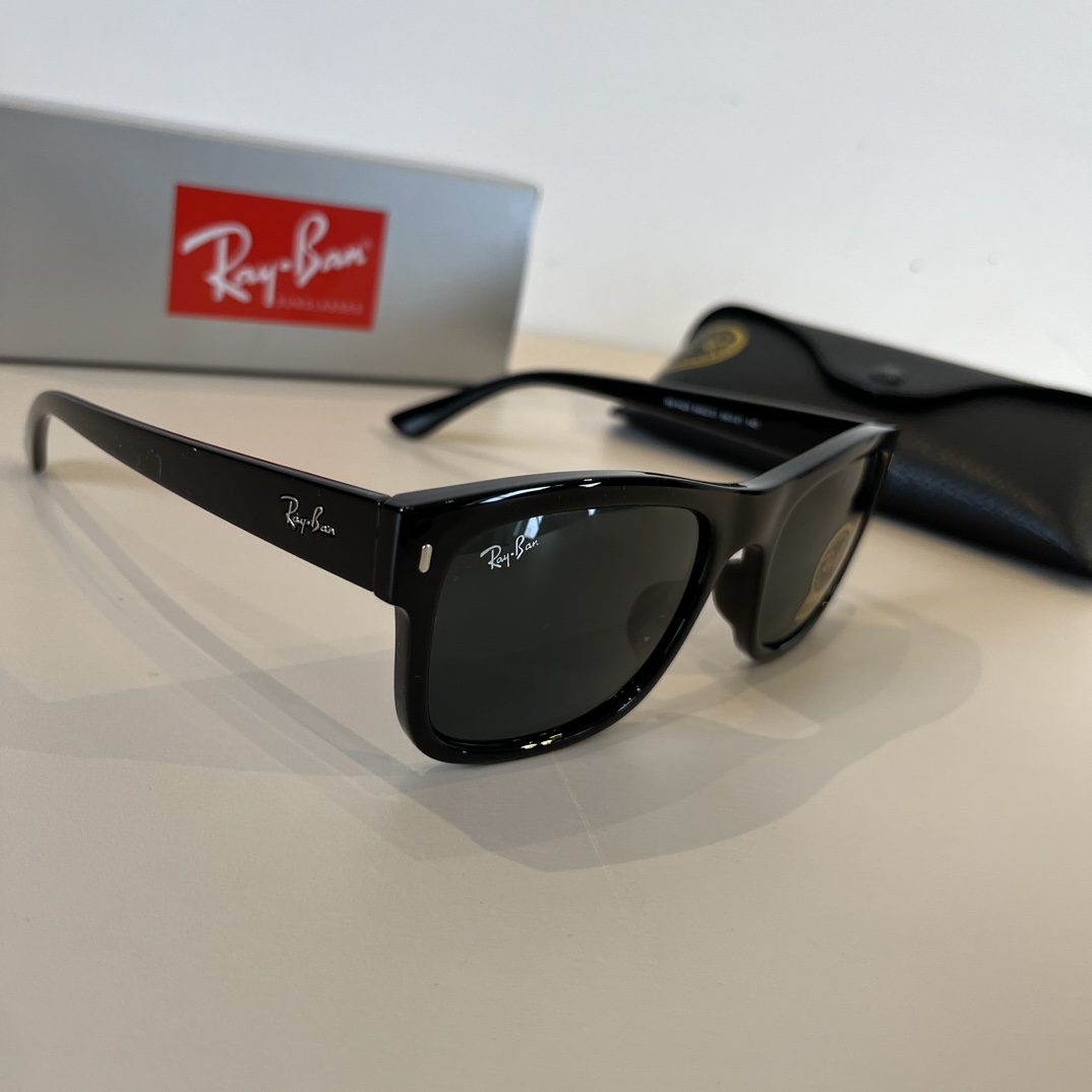 Ray-Ban